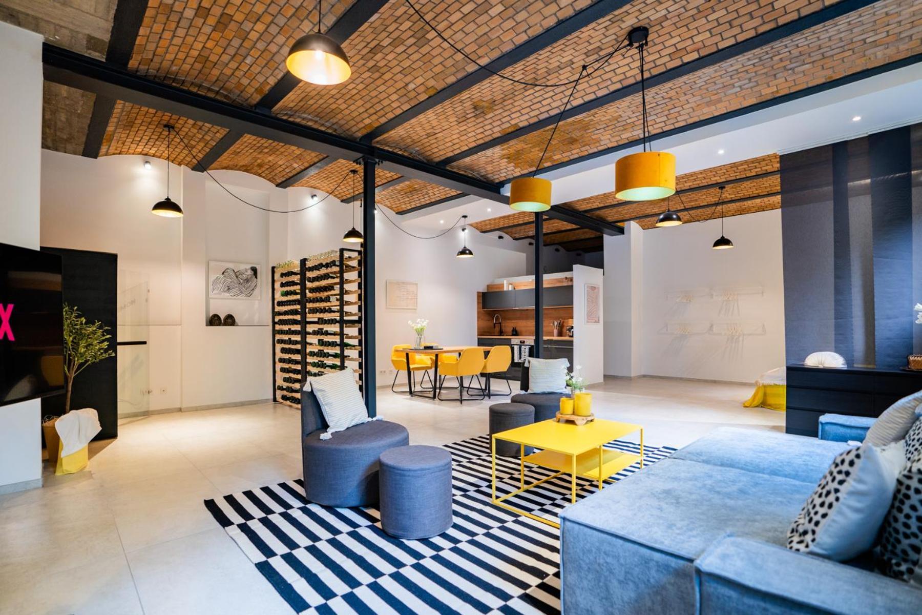 Luxurioeses 100M2 Loft Mit Sauna & Parkplatz - Platz Fuer 4 Personen Wiesbaden Exterior foto